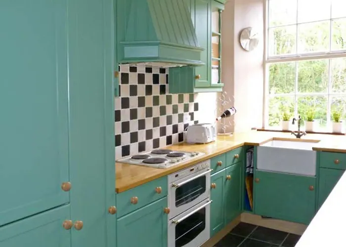 14 Riverside Walk * Skipton